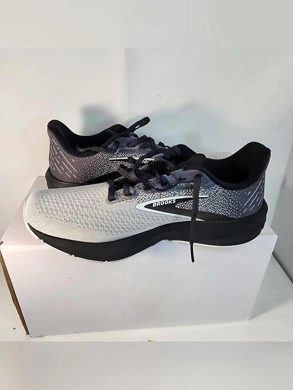 Brooks Launch Mens Size 8D Athletic/Running/Walking Shoes Sneakers. - Picture 3 of 16